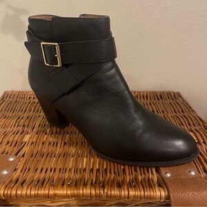 Vionic Womens Trinity Ankle Black Leather Heel Bootie Size 9.5 US Arch Support